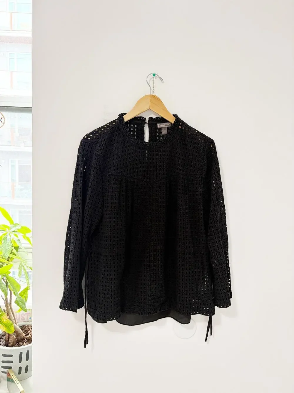 J. Crew Point Sur Black Eyelet Overlay Cutout Long Sleeve Blouse Size 12